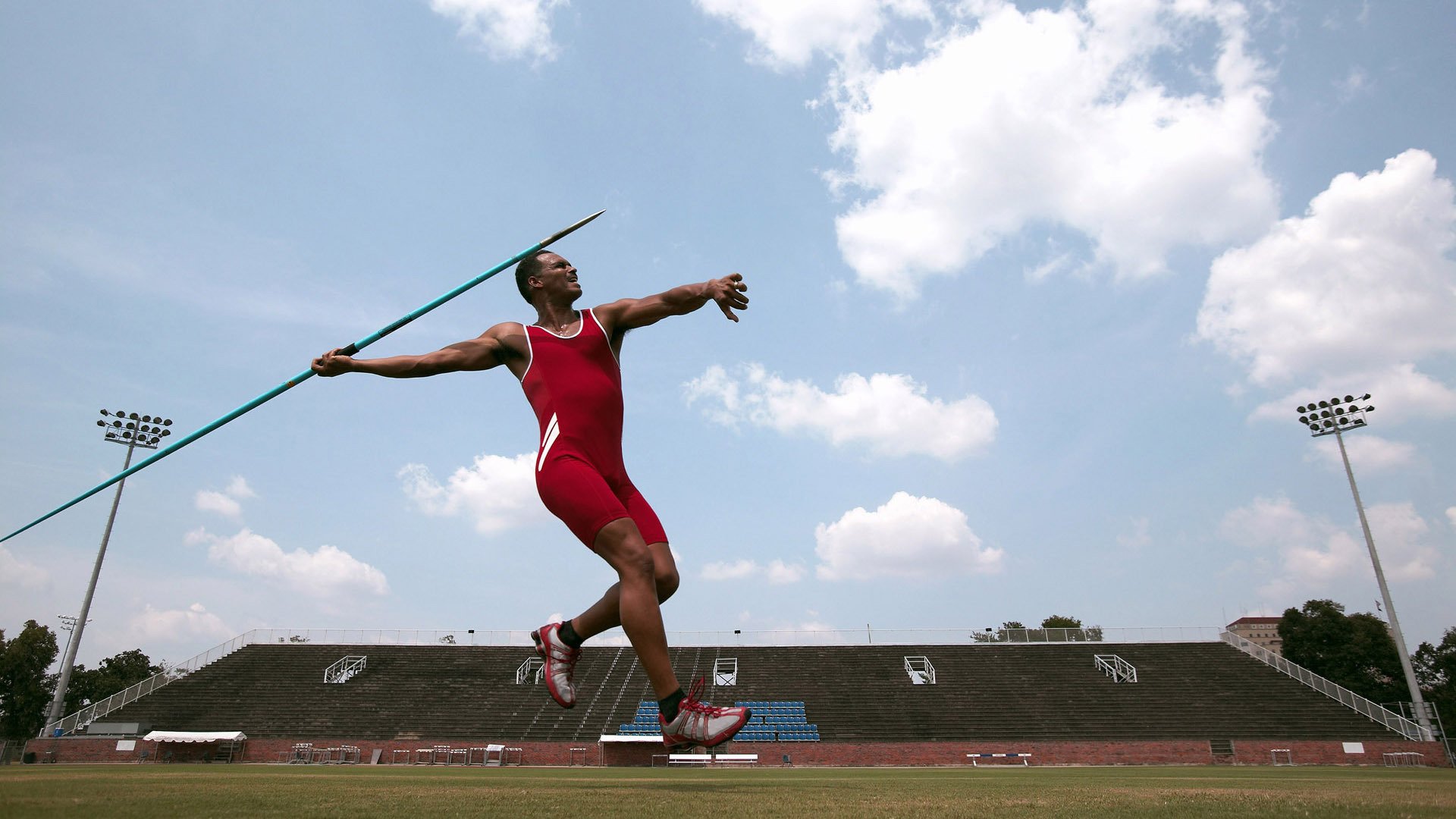 远射“银河炸裂”：那些令人尖叫的欧冠佳作，银河足球队远射